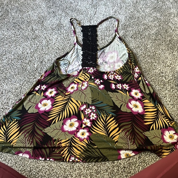 Floral tank top - Picture 2 of 2